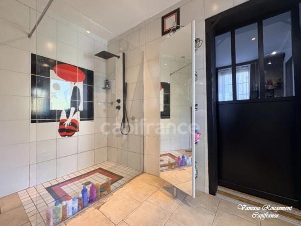 Maison de ville avec cour, garage, espace bien-être et vue sur l’Yonne – Appoigny