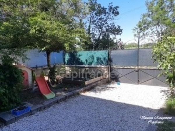 Maison de ville avec cour, garage, espace bien-être et vue sur l’Yonne – Appoigny