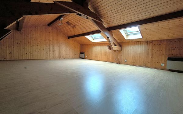 Maison à vendre    6 pièces • 174 m2 Prévessin-Moëns