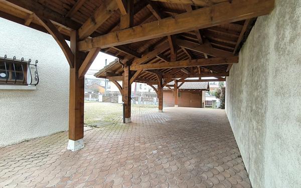 Maison à vendre    6 pièces • 174 m2 Prévessin-Moëns