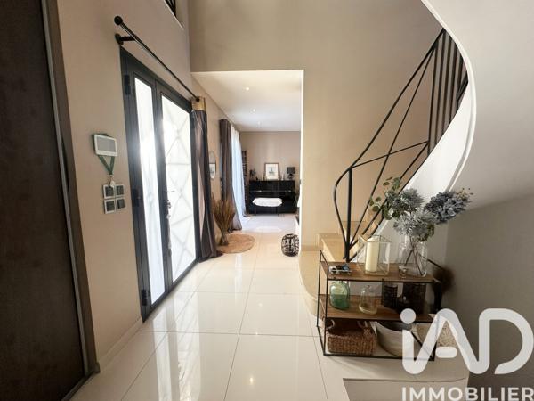 Maison à vendre 7 pièces 205 m² Saint-Maur-des-Fossés