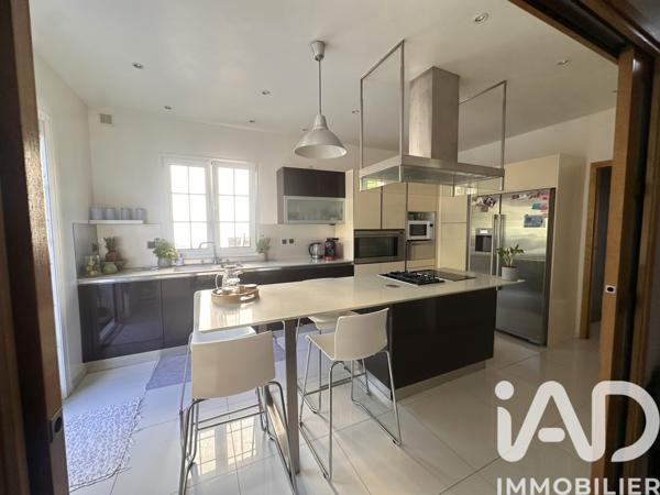 Maison à vendre 7 pièces 205 m² Saint-Maur-des-Fossés