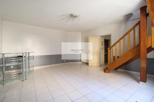 Duplex 6 pièces 121 m² avec balcon, cave et grenier