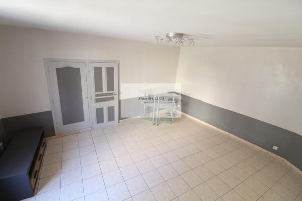 Duplex 6 pièces 121 m² avec balcon, cave et grenier