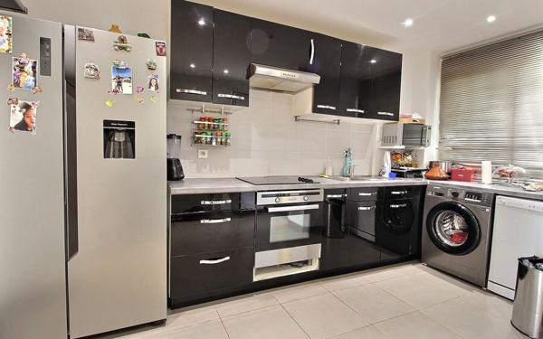 Appartement à vendre    3 pièces • 59 m2 Marseille 10