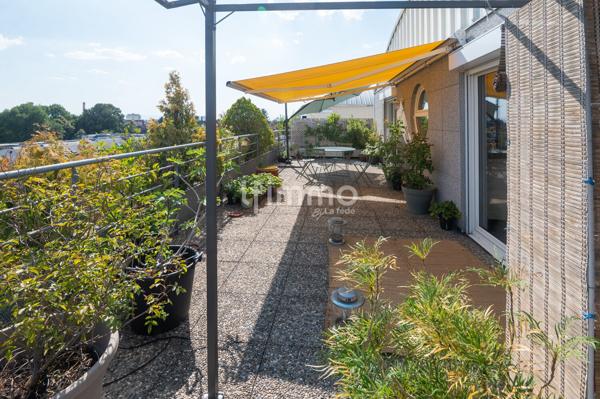 Très bel attique 149 m² env. avec terrasse 63 m², 2 parkings et cave