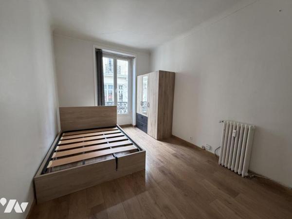 BONNE-NOUVELLE, immeuble avec gardienne - T1 de 17,62 m²