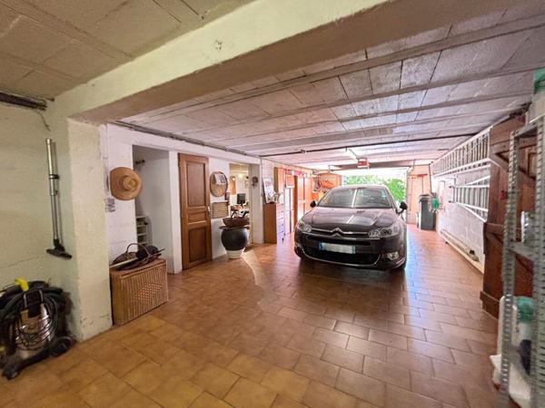 Maison Chancelade 200 m2 Sur sous sol avec parc arboré clos