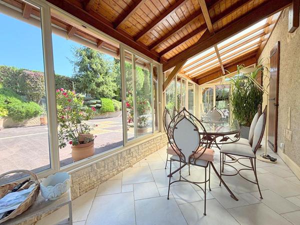 Maison Chancelade 200 m2 Sur sous sol avec parc arboré clos