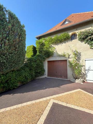 Maison Chancelade 200 m2 Sur sous sol avec parc arboré clos