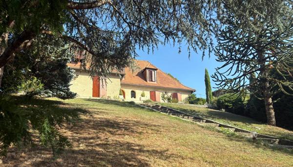 Maison Chancelade 200 m2 Sur sous sol avec parc arboré clos