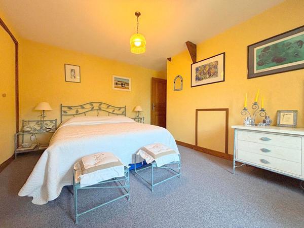 Maison Chancelade 200 m2 Sur sous sol avec parc arboré clos