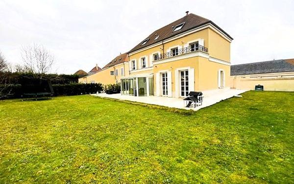 Maison à vendre    6 pièces • 189,80 m2 Bailly-Romainvilliers
