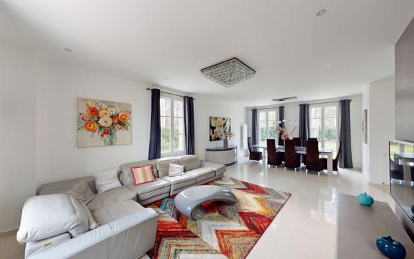 Maison à vendre    6 pièces • 189,80 m2 Bailly-Romainvilliers