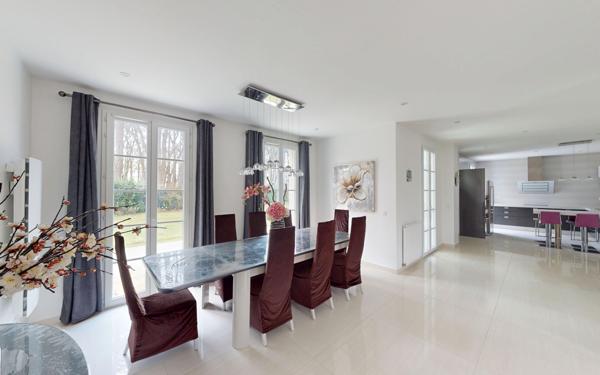 Maison à vendre    6 pièces • 189,80 m2 Bailly-Romainvilliers