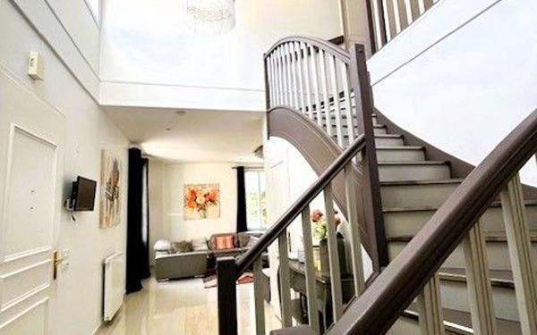 Maison à vendre    6 pièces • 189,80 m2 Bailly-Romainvilliers