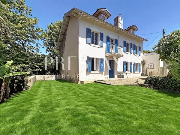 Biarritz au calme d’une allée au quartier Saint Charles maison de charme sur parcelle de 332 m2, BIARRITZ