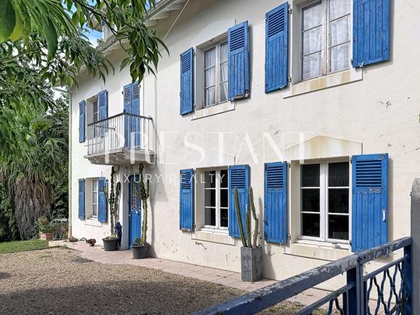 Biarritz au calme d’une allée au quartier Saint Charles maison de charme sur parcelle de 332 m2, BIARRITZ