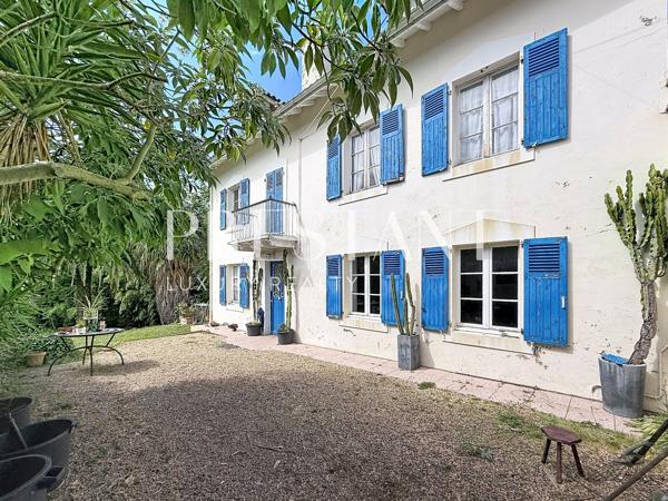 Biarritz au calme d’une allée au quartier Saint Charles maison de charme sur parcelle de 332 m2, BIARRITZ