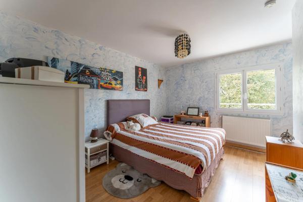 jolie maison situé à Baurech proche de toute commodité pas de travaux a prévoir avec sa belle superficie intérieure comme extérieure avec sa piscine