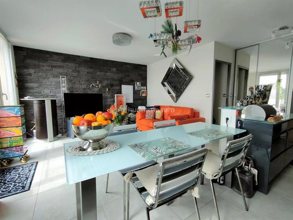Vente                                                      Appartement
                        
                     2 pièces                      48 m2                     à Bondoufle