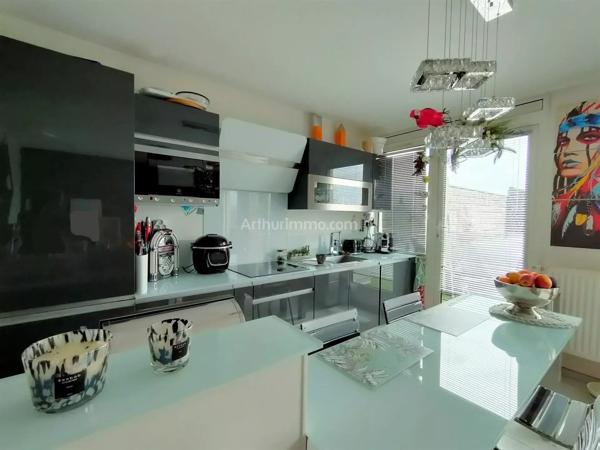 Vente                                                      Appartement
                        
                     2 pièces                      48 m2                     à Bondoufle