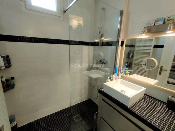Vente                                                      Appartement
                        
                     2 pièces                      48 m2                     à Bondoufle