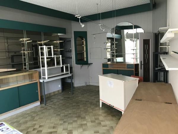 Immeuble à vendre |  Châlus |  210 m²