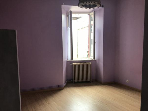 Immeuble à vendre |  Châlus |  210 m²