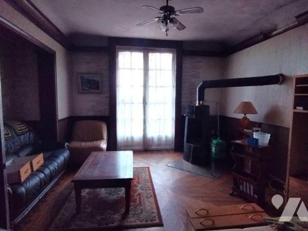 MAISON DES ANNÉES 1950 A RÉNOVER SITUÉE A MI CHEMIN ENTRE BANNALEC ET ROSPORDEN.
D'une superfi...