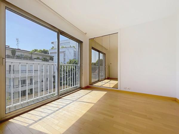 Appartement ancien à NEUILLY SUR SEINE (92200)