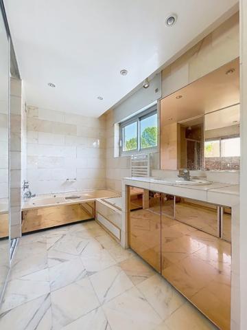 Appartement ancien à NEUILLY SUR SEINE (92200)