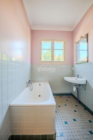 Maison individuelle de plain-pied avec 2 garages