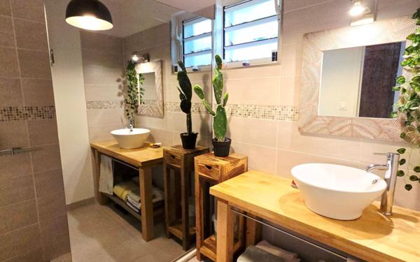 Maison à vendre    5 pièces • 130 m2 Saint-Leu