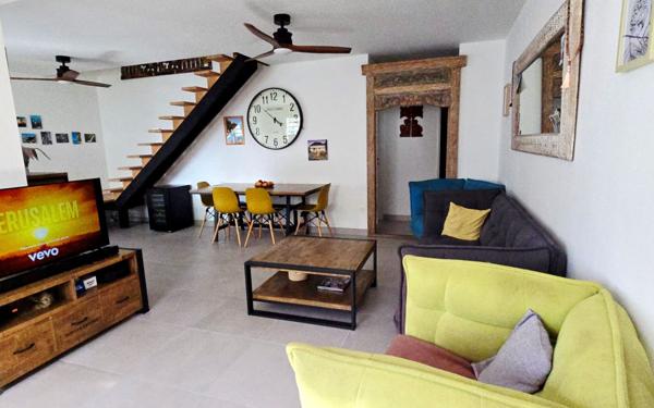 Maison à vendre    5 pièces • 130 m2 Saint-Leu