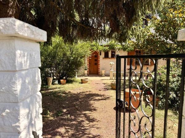 Maison 208 260 € Esvres 5 p 98 m² DPE E