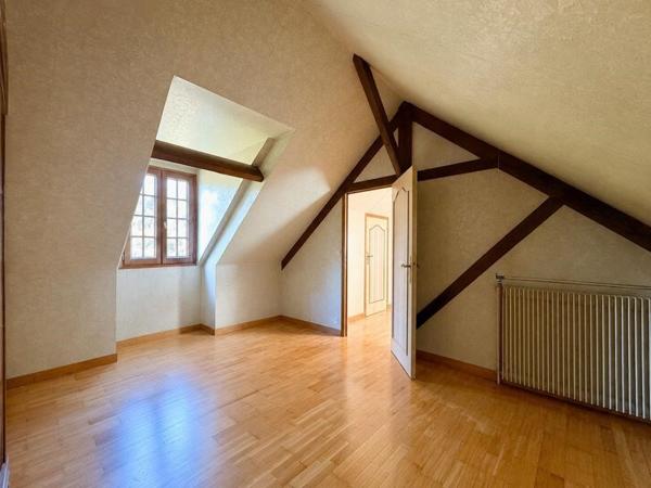 Maison 208 260 € Esvres 5 p 98 m² DPE E