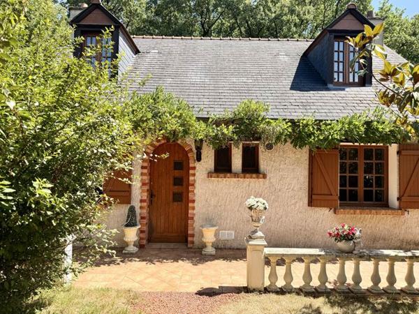 Maison 208 260 € Esvres 5 p 98 m² DPE E