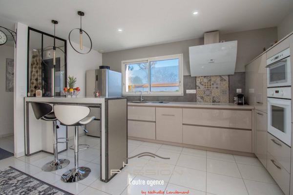 ETAULES - MAISON RECENTE DE PLAIN-PIED AVEC PISCINE URBAINE