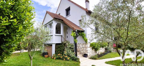 Maison à vendre 6 pièces 120 m² Le Coudray-Montceaux
