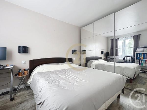 Appartement F2 à vendre  2 pièces - 33 m 2   VIRY CHATILLON  - 91