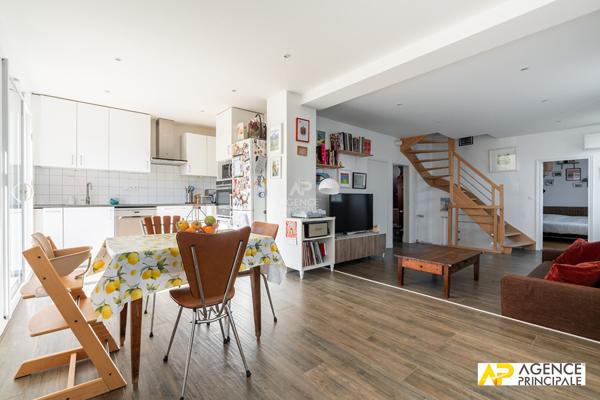 Maison Maisons Laffitte 4 pièce(s) 93 m2 - 3 chambres - sdb sdouche - sous sol total avec bureau 695 000 € **  - Référence  13672