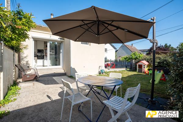 Maison Maisons Laffitte 4 pièce(s) 93 m2 - 3 chambres - sdb sdouche - sous sol total avec bureau 695 000 € **  - Référence  13672