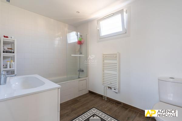 Maison Maisons Laffitte 4 pièce(s) 93 m2 - 3 chambres - sdb sdouche - sous sol total avec bureau 695 000 € **  - Référence  13672