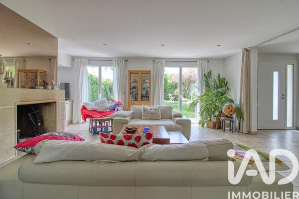 Maison à vendre 7 pièces 182,11 m² Orgeval