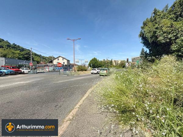 Location Local commercial 210 m2 à Bourgoin-Jallieu