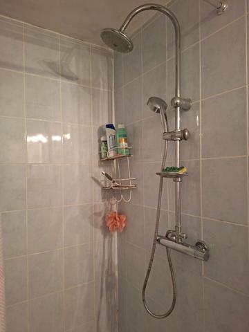 Jolie Maison 5 pièces rénovée, Fresnay sur Sarthe, et Bâtisse en pierre, hangar avec jardin.