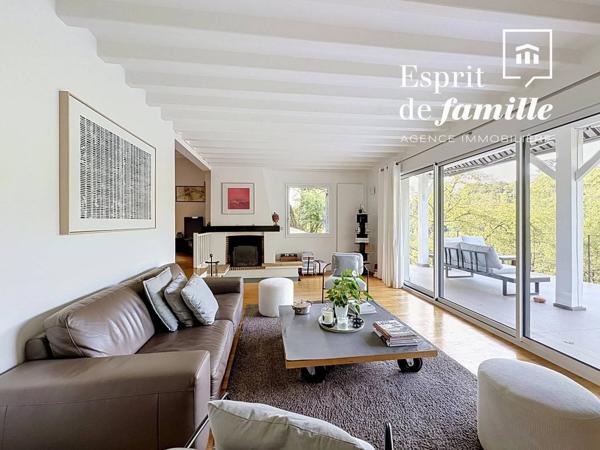 Saint-Didier-au-Mont-d’Or – maison familiale de plus de 180 m² dans un écrin de verdure