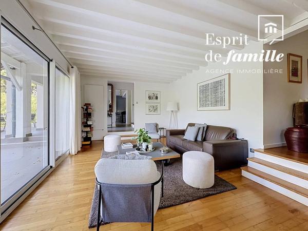 Saint-Didier-au-Mont-d’Or – maison familiale de plus de 180 m² dans un écrin de verdure