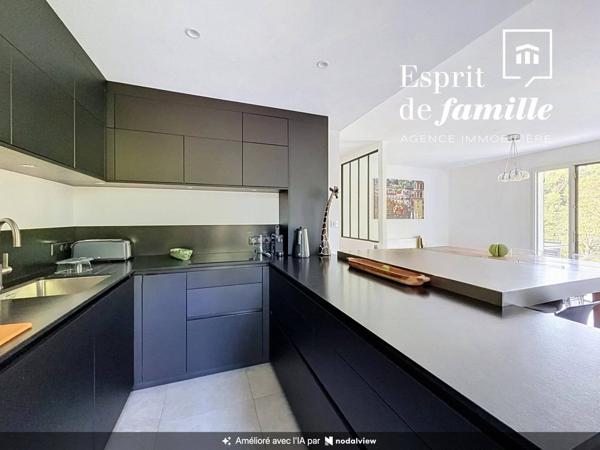 Saint-Didier-au-Mont-d’Or – maison familiale de plus de 180 m² dans un écrin de verdure